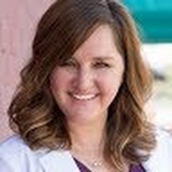 Meet your Posher, Jennifer - Picture 1 of 1